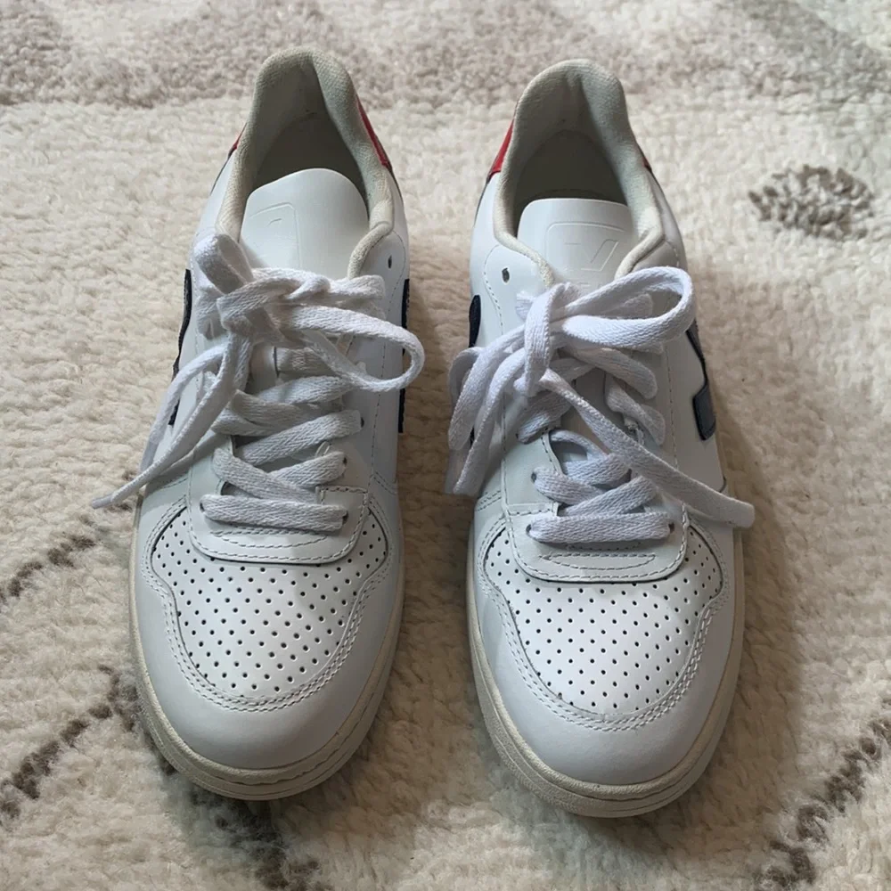 Veja V-10 Sneakers